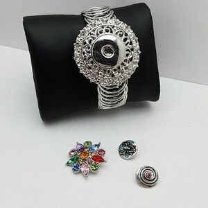 Snap It Exspanble Bracelet 3 Charms Silver Tone